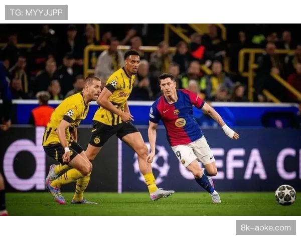 下赛季欧冠用球谍照曝光,称设计将更有利于守门员发动快速反击